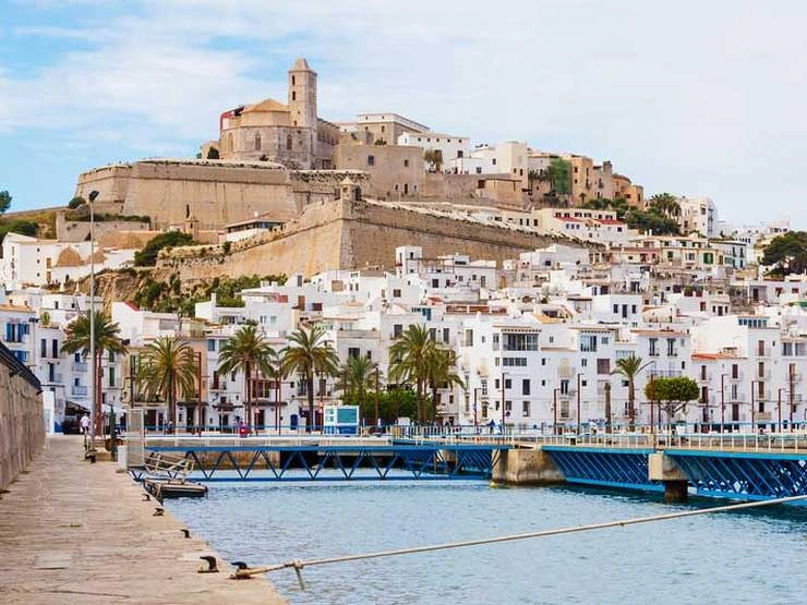 Ibiza Stad, Dalt Vila en mediterrane waterkant in de Balearische Eilanden