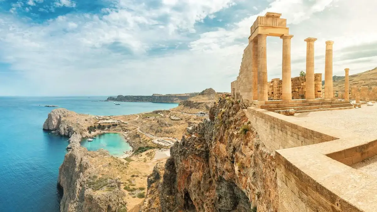 Rhodos Oude Stad, haven en Egeïsche Zee kust in Griekenland