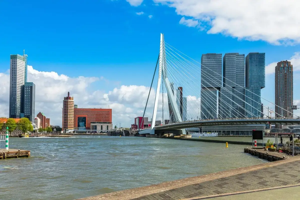 Veerbootbestemming Rotterdam in Nederland