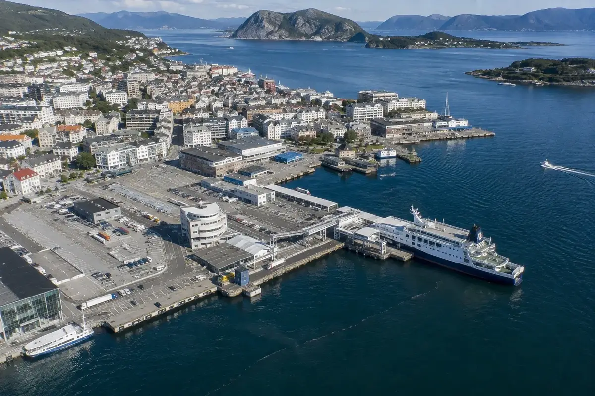 Ålesund kustveerboot kade en haven