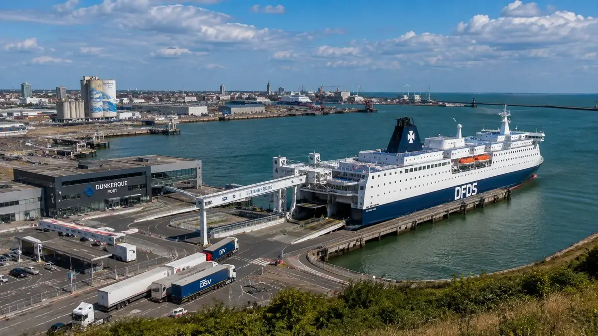 Duinkerke passagiersveerboothaven gebruikt als een praktische Kanaal toegangspoort voor Brugge