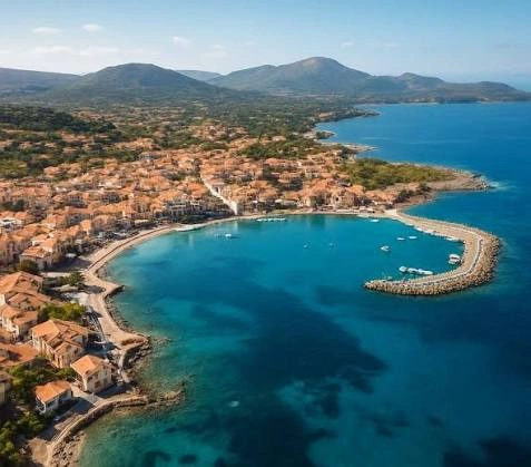 Golfo Aranci kustlijn en haven in Sardinië
