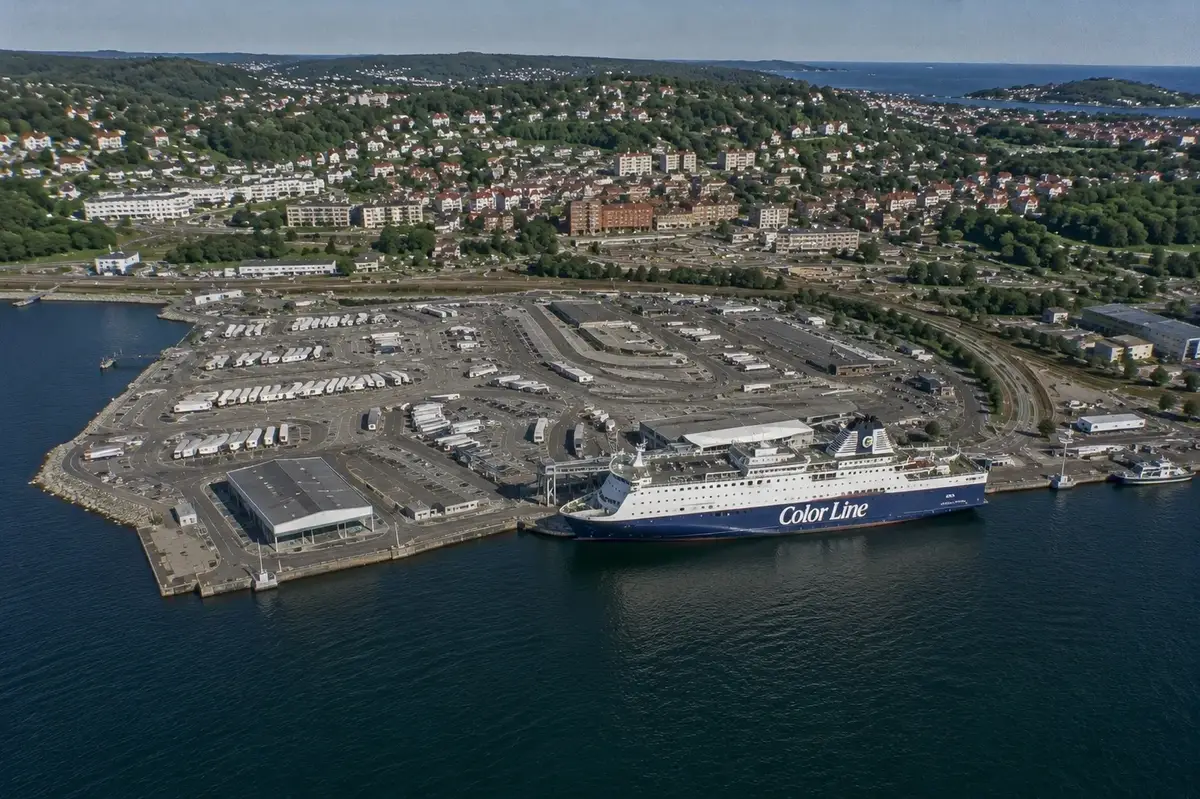 Color Line passagiers- en autoveerbootterminal bij Larvik, Noorwegen