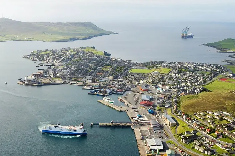 Lerwick haven en veerbootterminal in Shetland