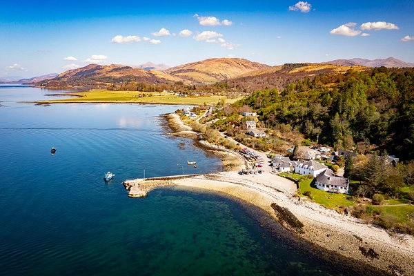 Luchtfoto van de kust van Lismore in de Binnen-Hebriden