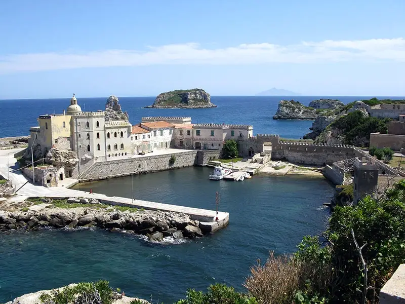 Veerbootbestemming Pianosa in Italië