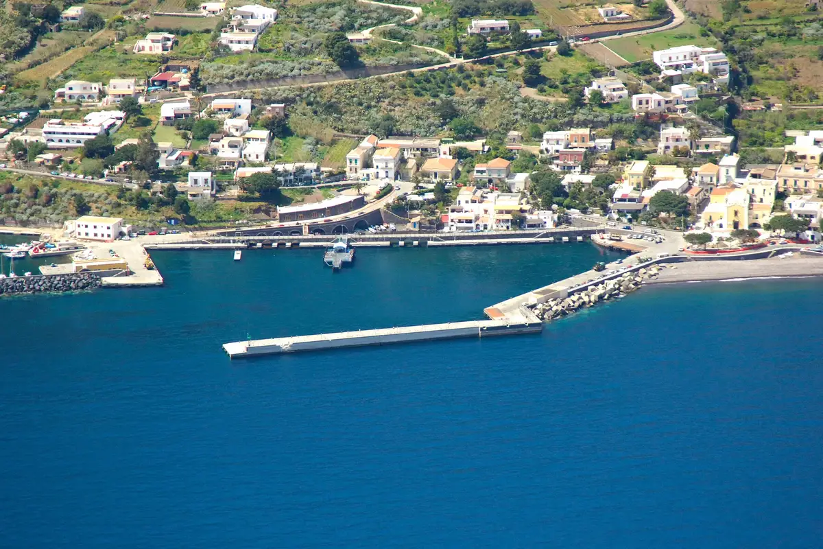 Veerbootbestemming Santa Marina Salina in Italië