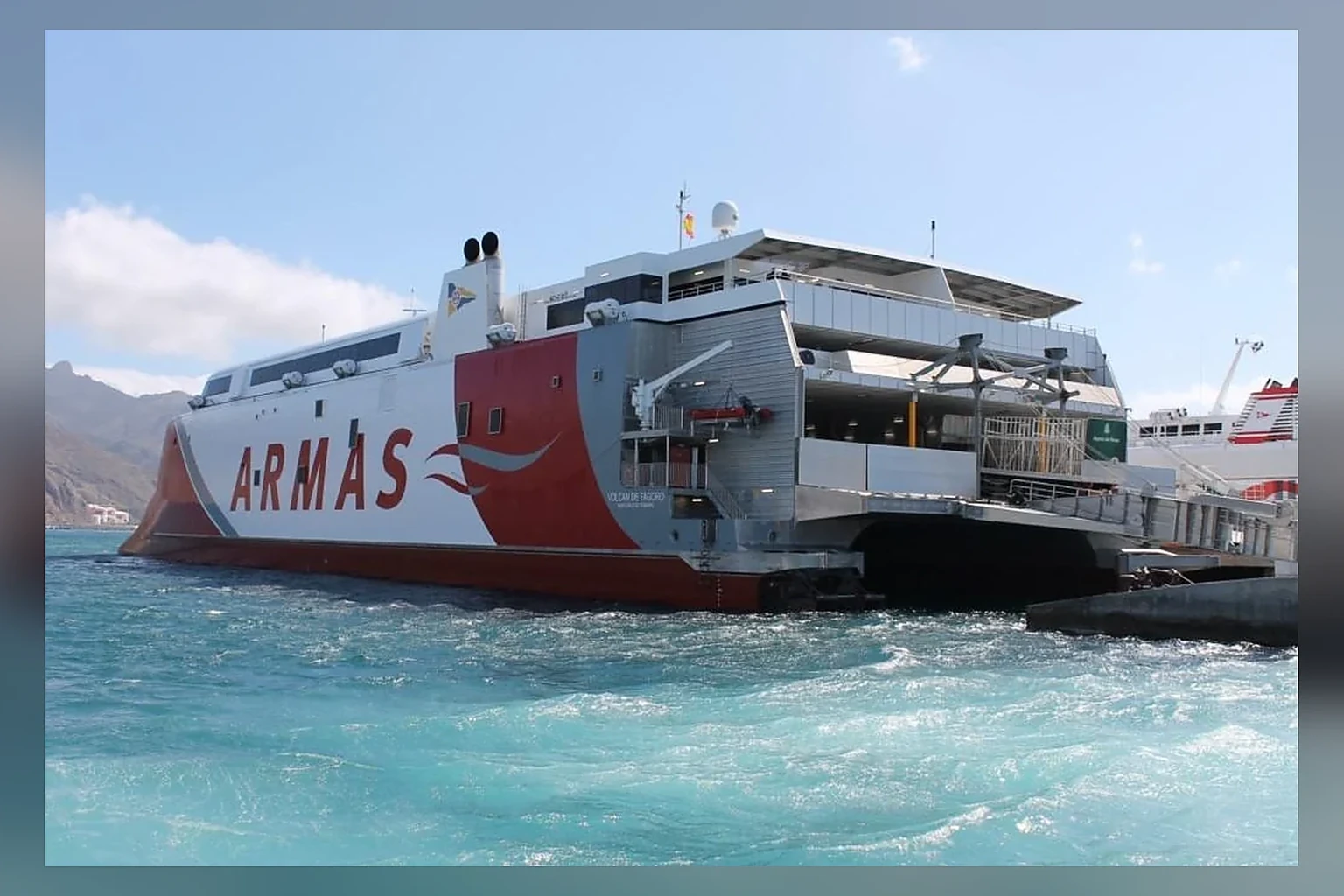 Armas Trasmediterránea passagiers- en autoveerboot