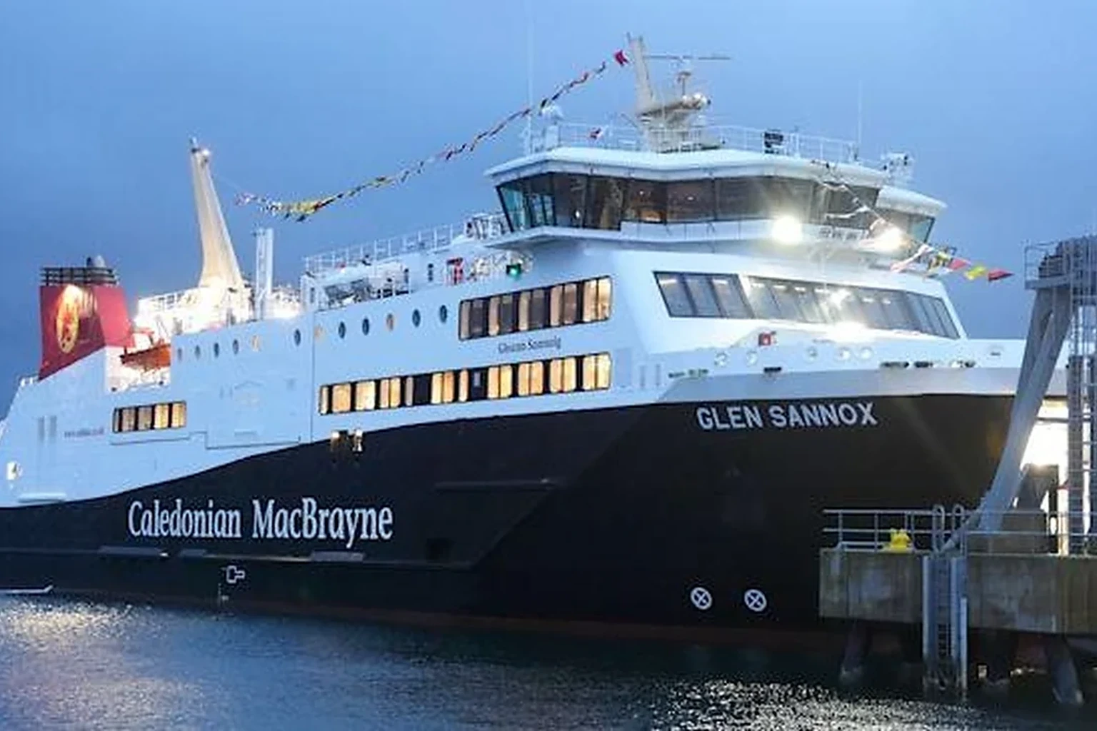 Veerboot van CalMac tussen de Schotse eilanden
