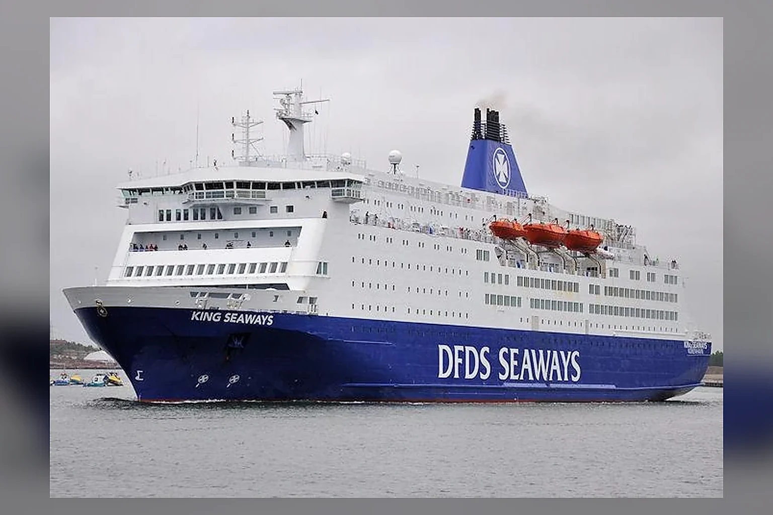 DFDS Seaways passagiersveerboot bij zee