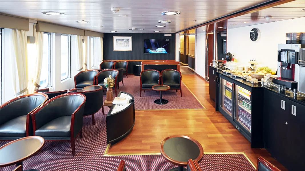 Commodore Lounge aan boord van een DFDS-veerboot